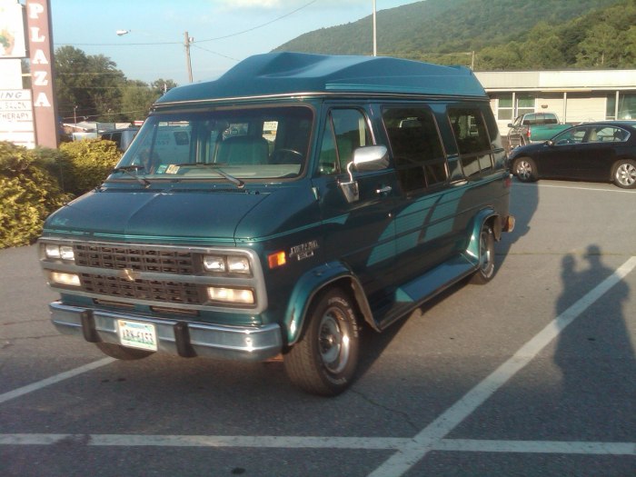 Chevrolet chevy van 1993