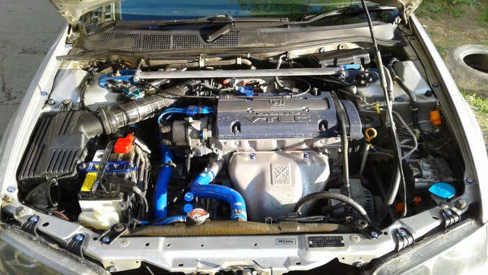Подкапотка Honda cf4