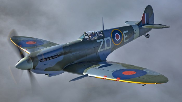 Spitfire самолет