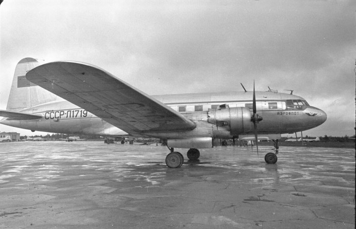 Самолеты ил-12 Ильюшина