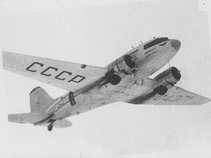 Ли-2 бомбардировщик