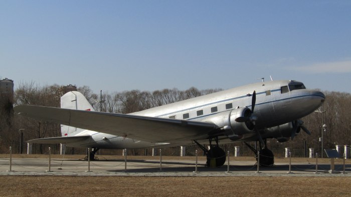 Ли-2 бомбардировщик