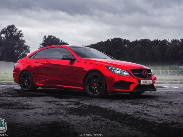 Mercedes e w212 Coupe Red
