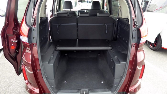 Honda freed 5 местная
