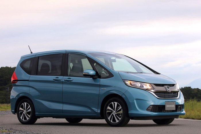 Honda freed 2022 гибрид
