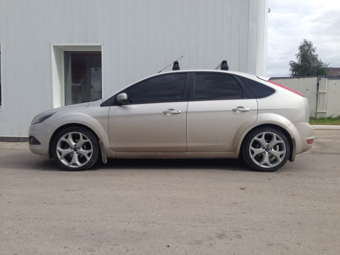 Ford Focus 2 Рестайлинг хэтчбек r18