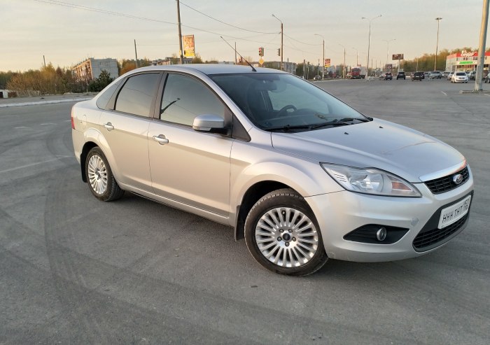 Ford Focus 2 седан на дисках