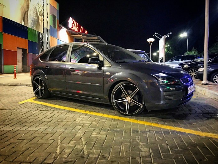 Ford Focus 2 Vossen r17
