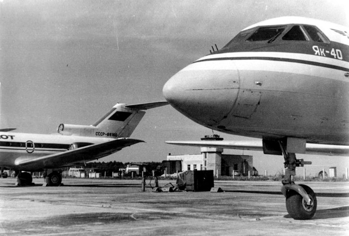 Як-40 пассажирский самолёт