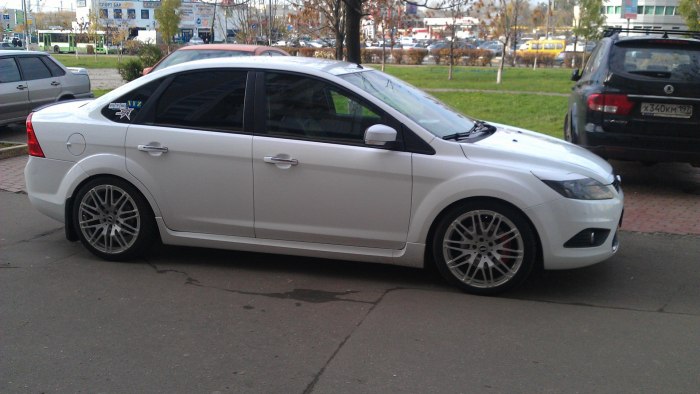 Ford Focus 2 хэтчбек r17