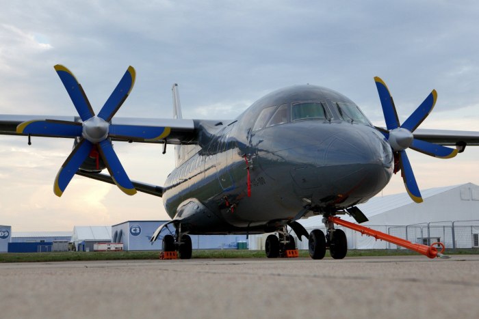 Турбовинтовой самолет АН-140