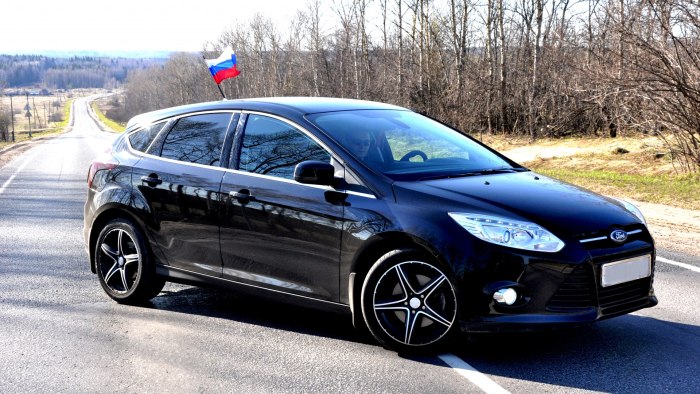 Форд фокус черный 3 на r17