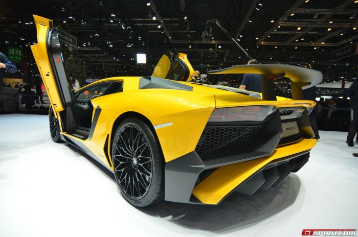 Lamborghini Aventador lp750-4 SV
