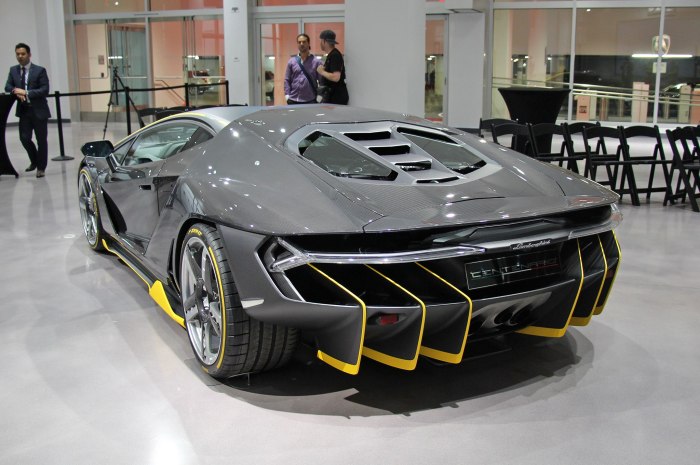 Спорткар Lamborghini Centenario