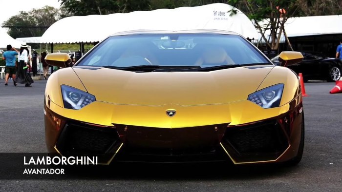 Золотая Lamborghini Aventador