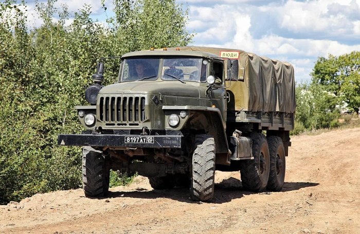 Урал-4320 грузовой армейский
