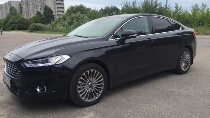 Ford Mondeo 5 Black
