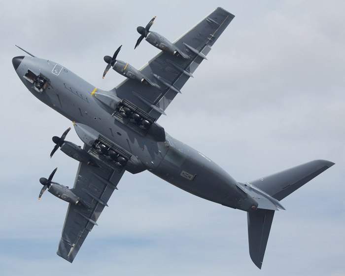 Военный Airbus a400m