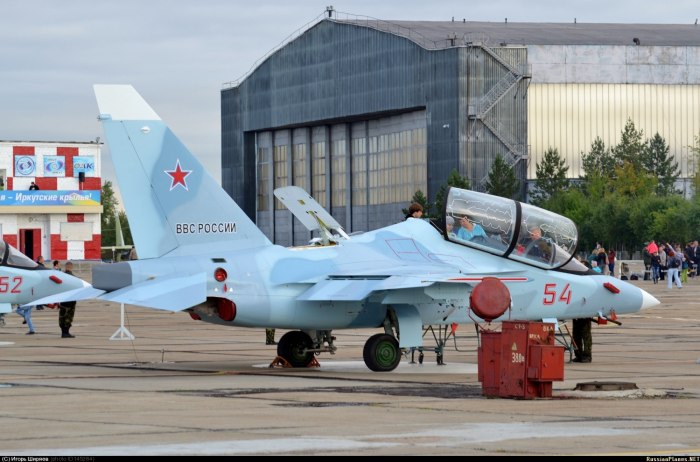 Як-130 кабина