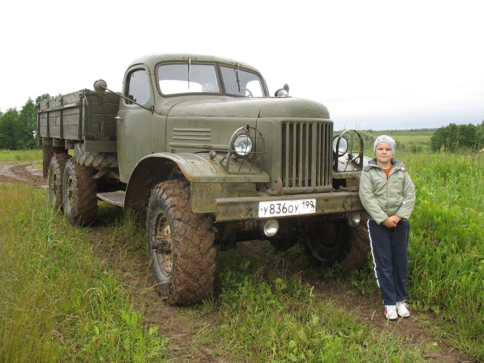 Военный грузовик ЗИЛ 157