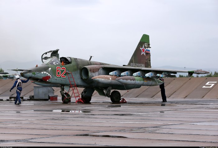 Истребитель Су 25
