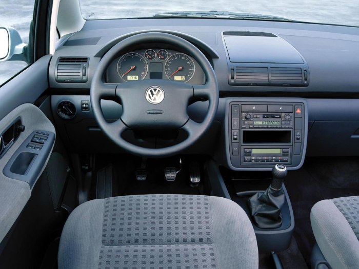 Volkswagen Sharan 2002 салон