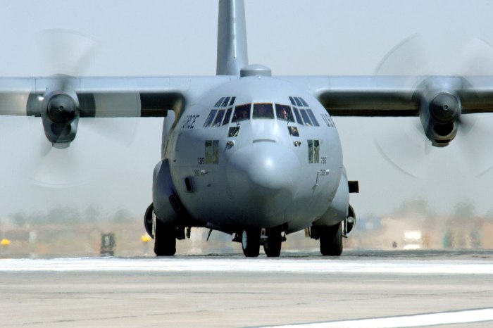 Самолет Hercules c130