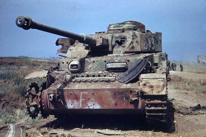 Танк Panzer 3 подбитый