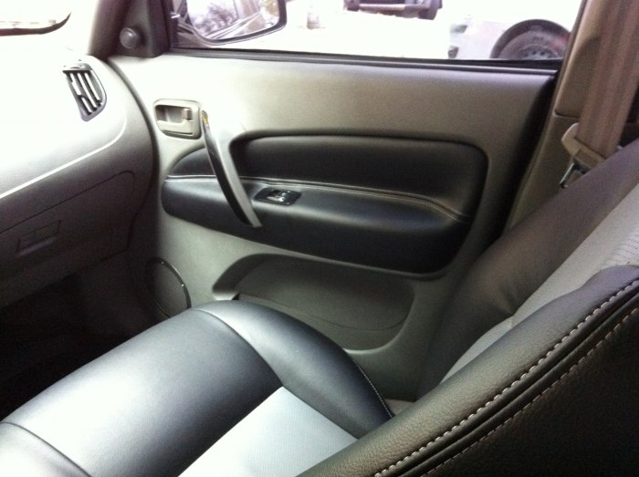 Подлокотник Chery Tiggo t11 FL