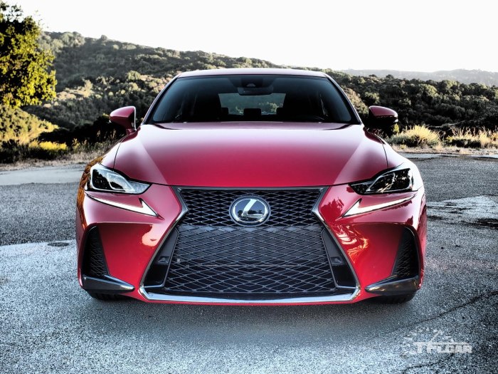 Lexus is 350 f Sport