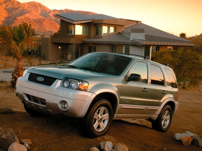 Ford Escape Hybrid (2005)