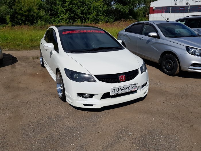 Хонда Цивик 4д Mugen белая