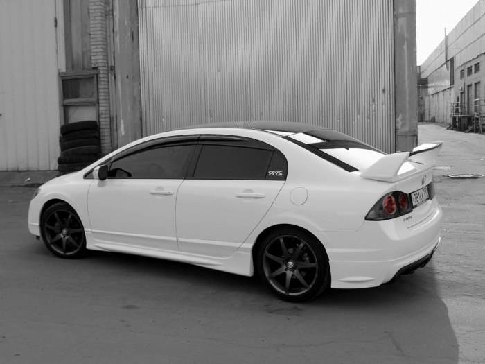 Honda Civic 4d белый