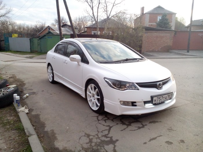 Цивик 4д белый