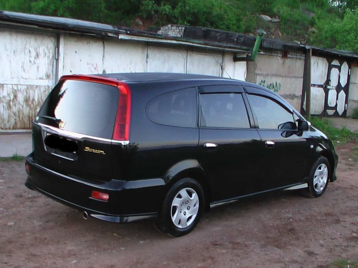 Honda стрим 2003