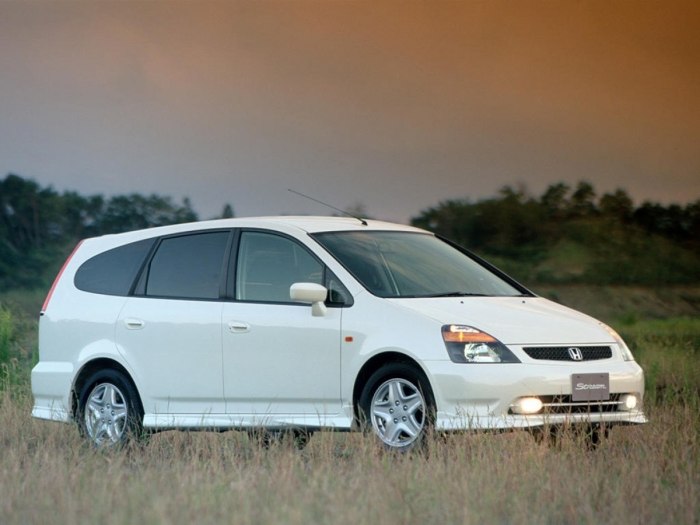 Honda Stream 1