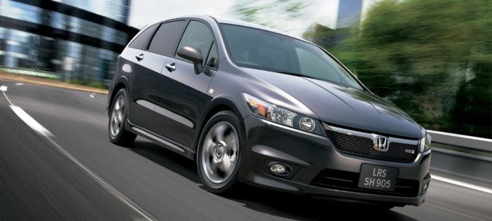 Honda Stream rsz 2012