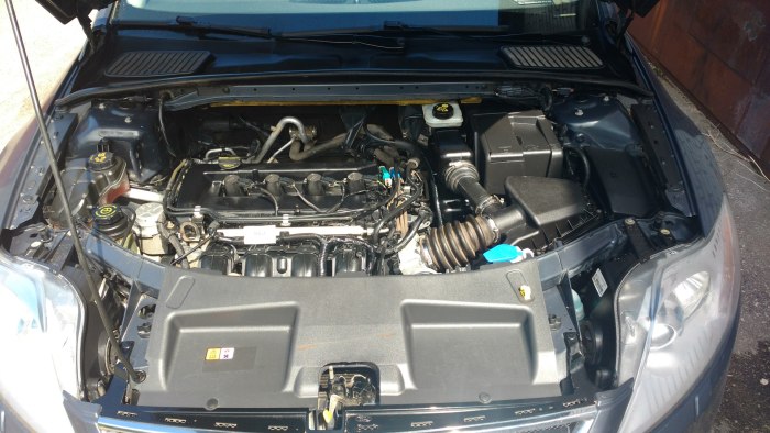 Подкапотное пространство Ford Mondeo