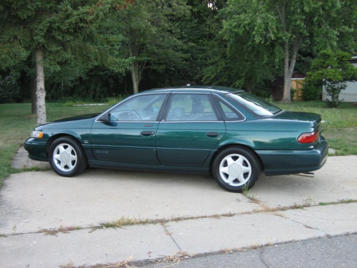 Ford Taurus 2