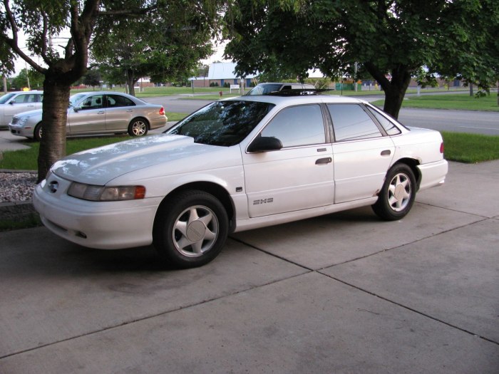 Ford Taurus Sho 1992
