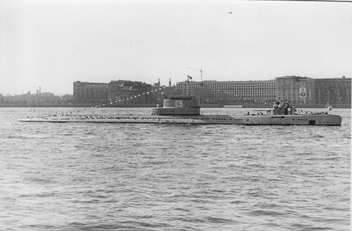 Центральный пост подводной лодки проекта 613