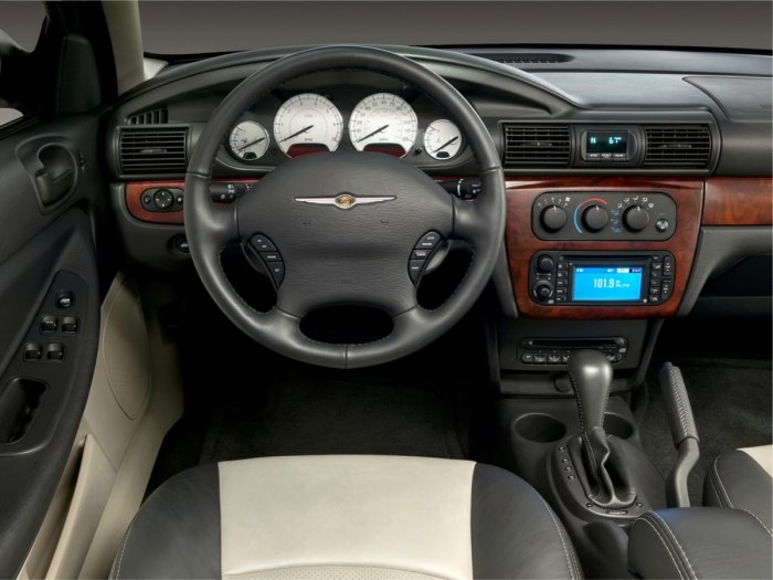 Chrysler Sebring 2003 салон