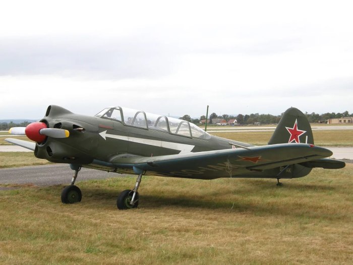Самолет як 18а