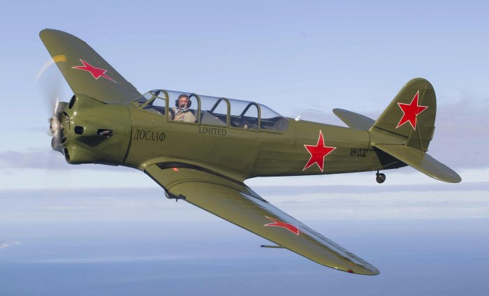 Самолет як 18а