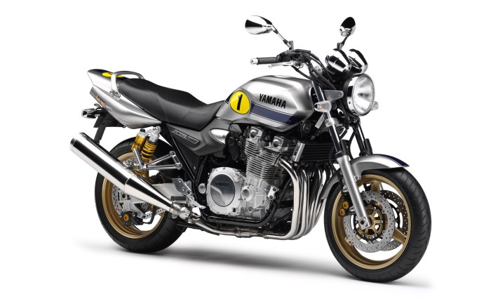 Ямаха XJR 1300