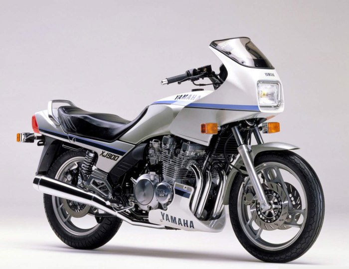 Ямаха XJ 900