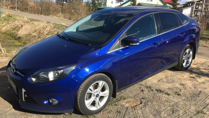 Ink Blue Ford Focus 2