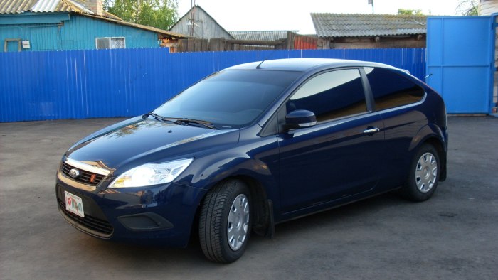 Ford Focus 2 хэтчбек темно синий