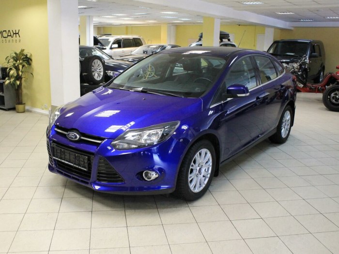 Ford Focus 3 седан синий