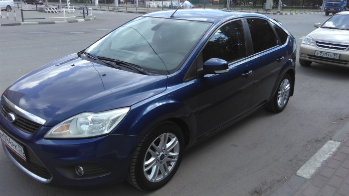 Ford Focus 2 хэтчбек темно синий